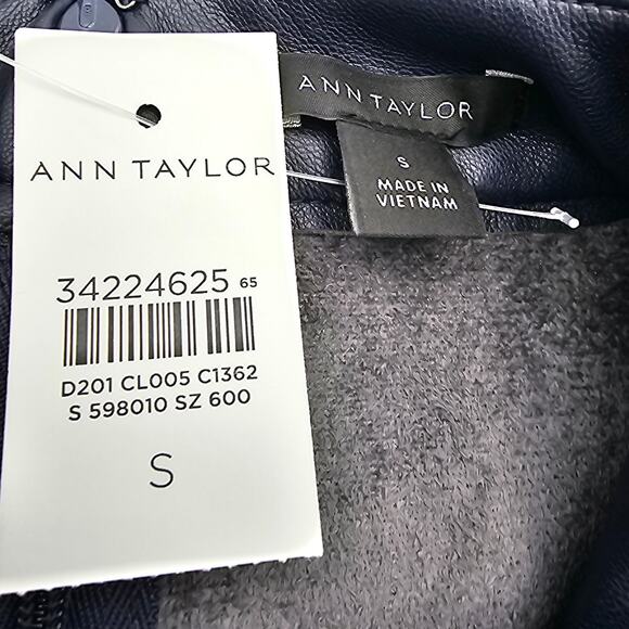 Ann Taylor womans size S Faux Leather Shell Top Navy Sleeveless Mock Neck NEW - Picture 5 of 7